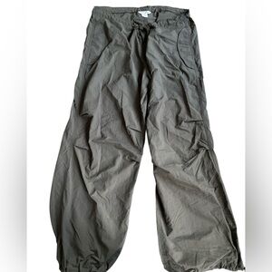 Women's Cargo Pants in Olive Green